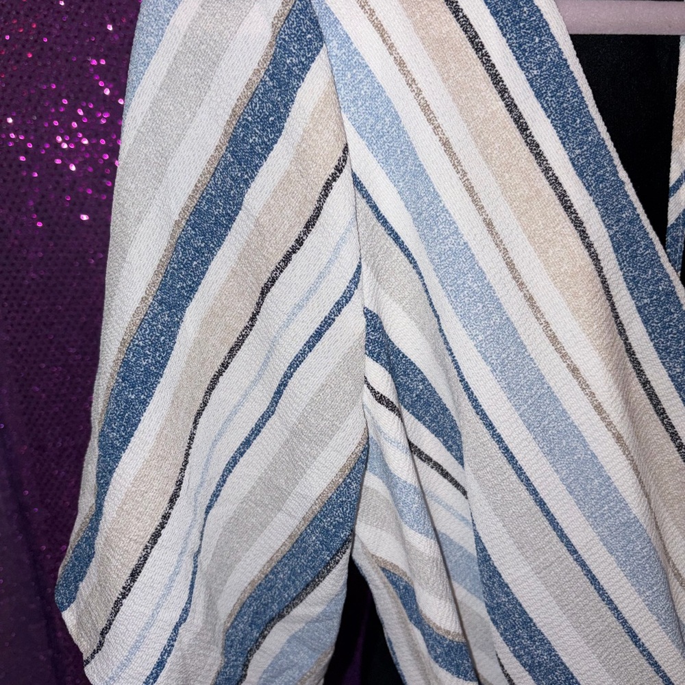 NWT Francesca’s Blue White Striped Wrap Jumpsuit XL Boutique - Picture 4 of 12